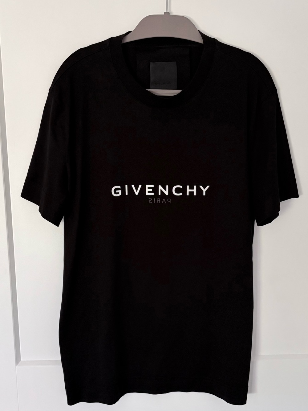 NWOT Givenchy Paris Black Reverse Logo Graphic Tee - Style Code: BM71653Y6B